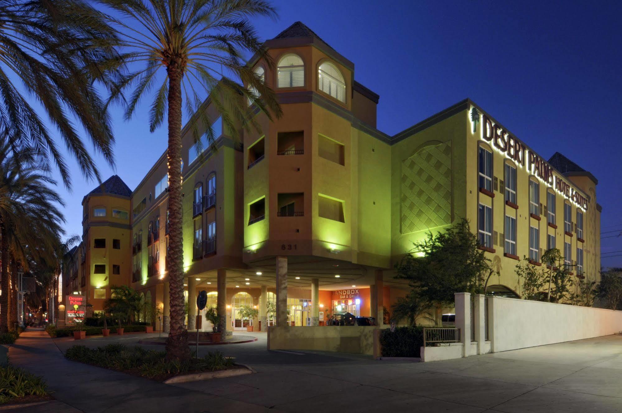 Desert Palms Hotel & Suites Anaheim Resort Exterior photo